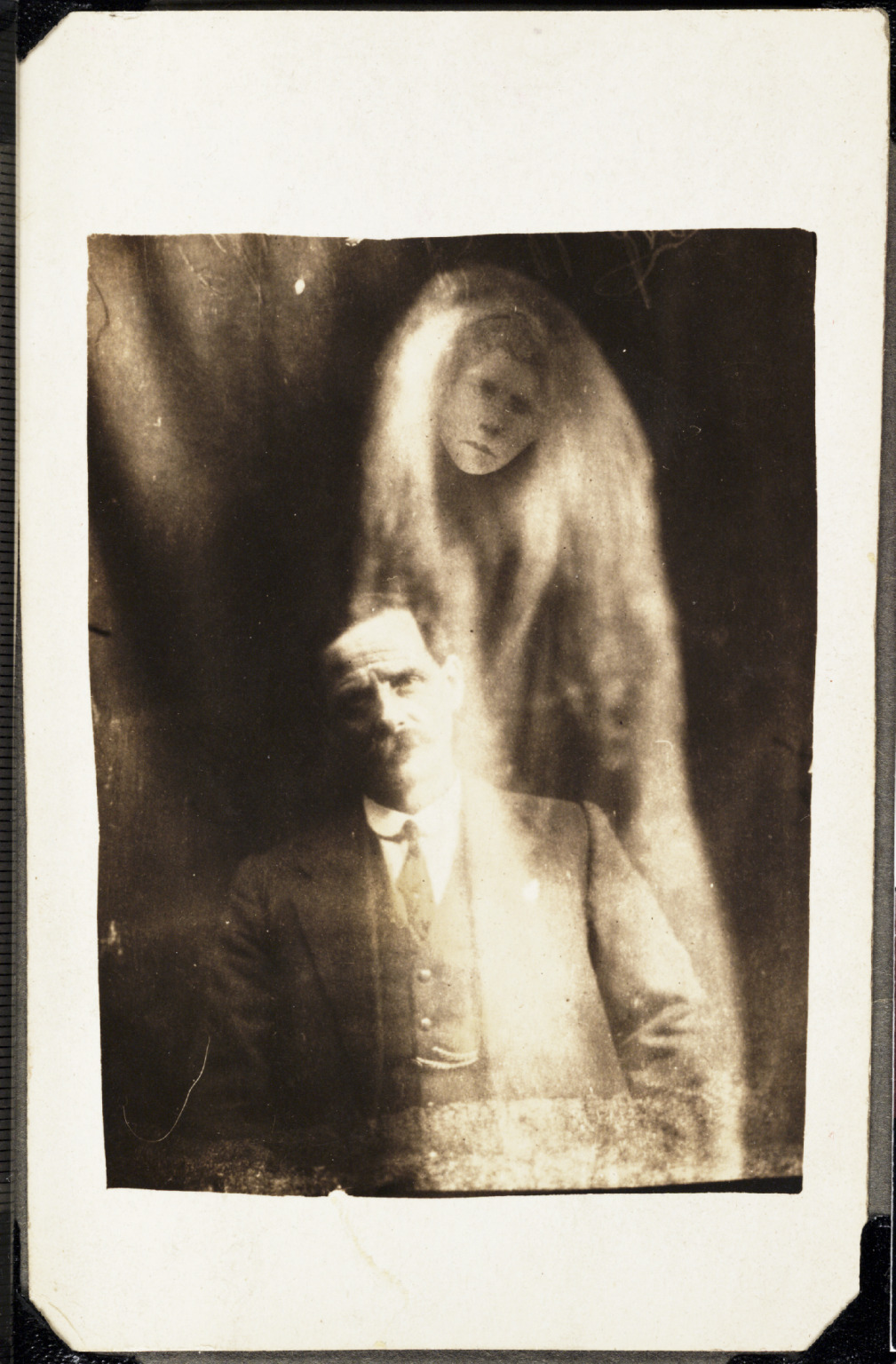 10 Spooky Photos Of Ghosts From The 1920s All About History 